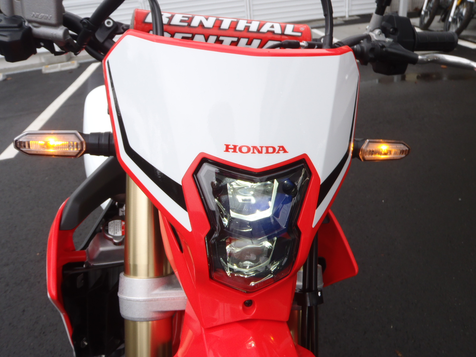 ｃｒｆ450ｌカッコいいです ホンダドリーム八王子 Honda Dream二輪車正規取扱店 株式会社バイト